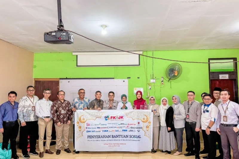Forum Komunikasi Industri Jasa Keuangan Sulteng Salurkan Bantuan melalui BAZNAS