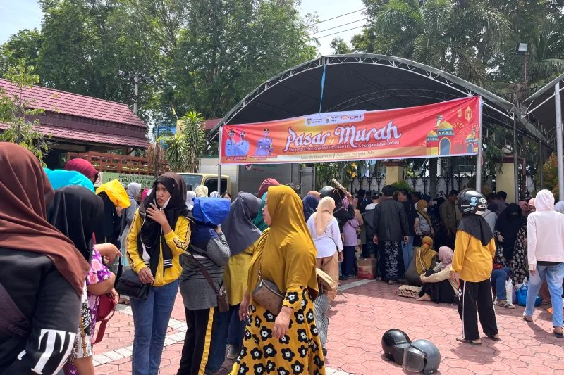 Pemkot Palu dan Polresta Palu Menyediakan Pasar Murah Menjelang Lebaran