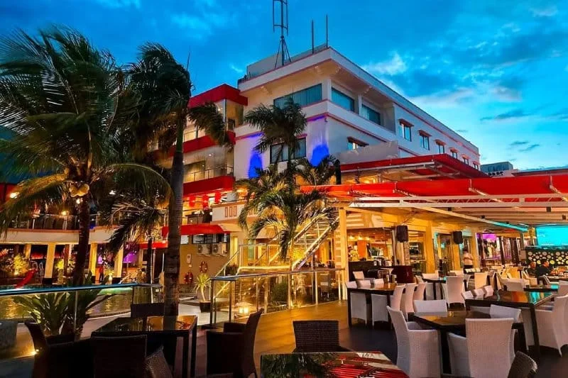 Keberagaman Menu dan Diskon Menarik di Pasar Ramadhan Swiss-Belhotel Silae Palu
